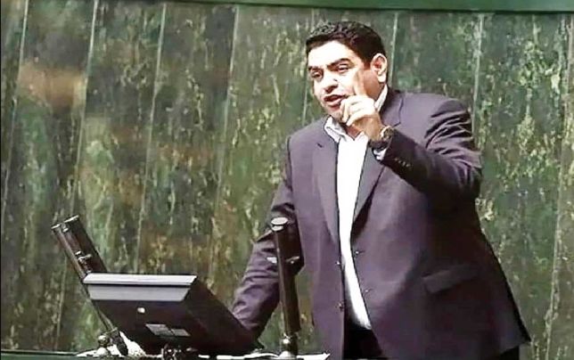 
مردم زیر پست تندروها حرف‌های زشت می‌زنند