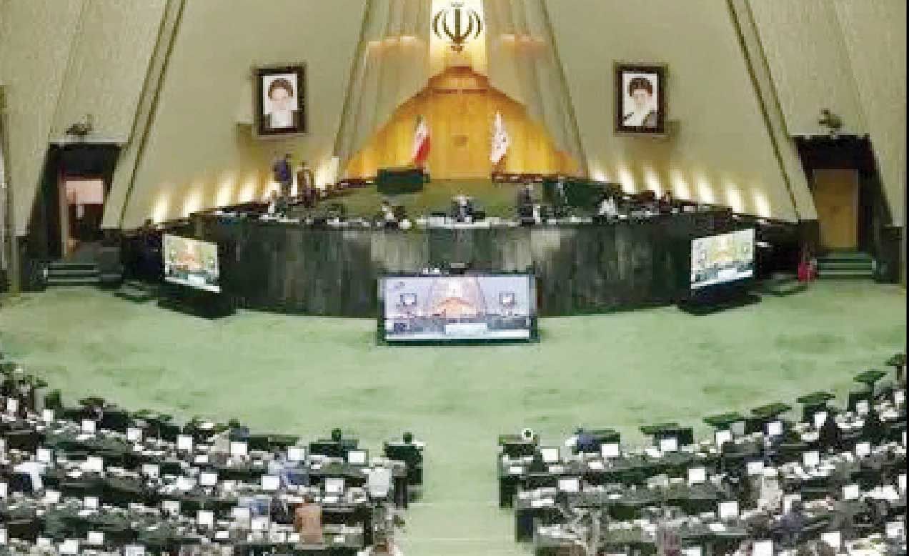 
بانک‌های ناتراز منحل یا ادغام شوند