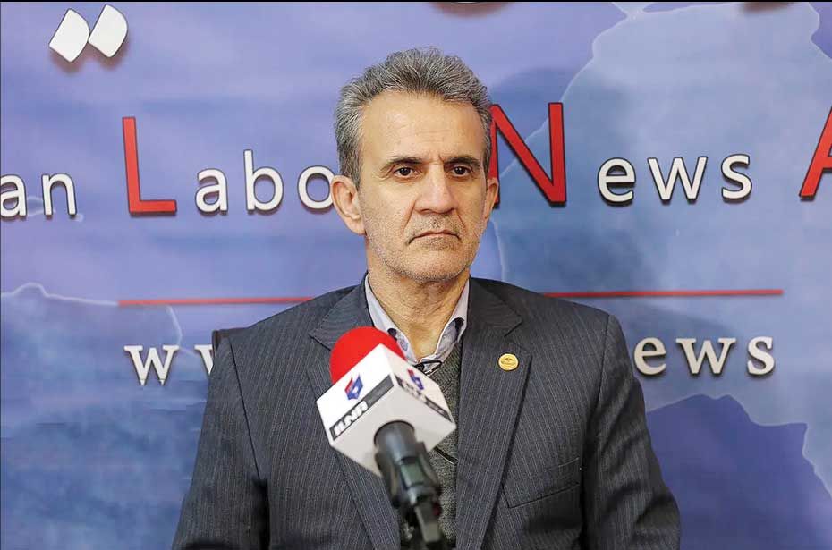 
فاصله بین مستمری‌ها با خط فقر، بسیار معنادار است