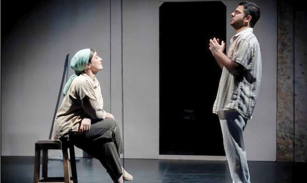 تئاتر بر مدار زندگیهای تجربهنشده