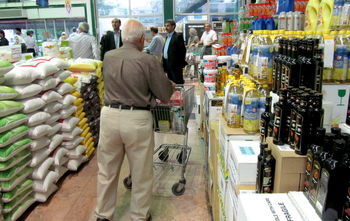 لزوم پیش‌بینی سبد کالا در کنار افزایش حداقل مزد