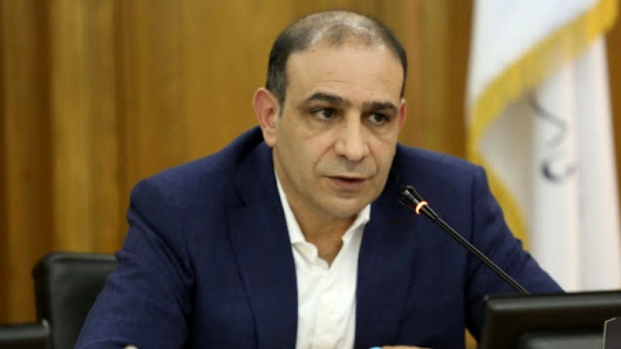 
شهرداری به مطالبات کارگران و رانندگان شرکت واحد رسیدگی کند