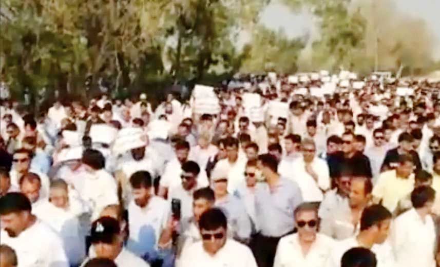 کارگران ارکان ثالث پارس جنوبی 

تجمع کردند