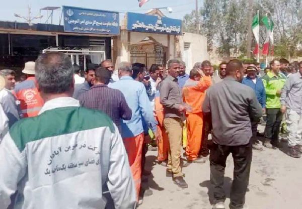 کارگران شهرداری بندر ماهشهر 

دو ماه معوقه مزدی دارند