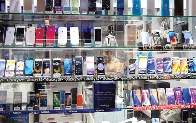 
واردات آیفون با نام شیائومی، قاچاق با مجوز رسمی است