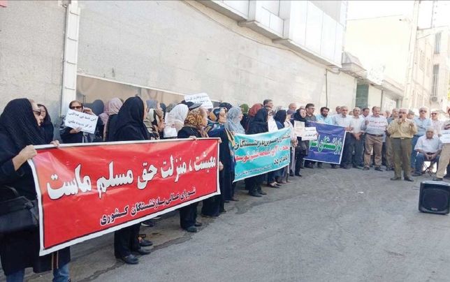 بازنشستگان کشوری خواستار افزایش  70درصدی حقوق شدند