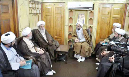 حضور فاخرانه مردان و غیاب همیشگی زنان
