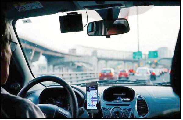 
کسی از خانواده رانندگان فوت شده تاکسی‌های اینترنتی حمایت نمی‌کند