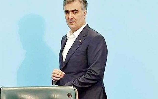 چوب حراج به ذخایر ارزی کشور زد و بدون پاسخگویی می‌رود!