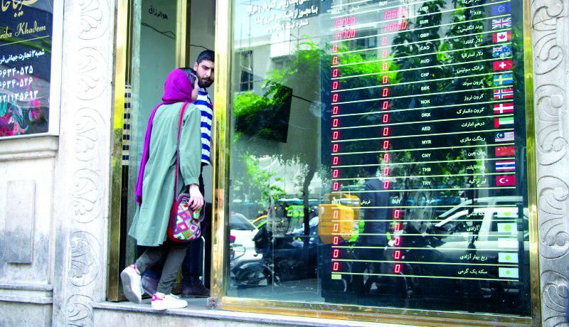 سفر بورل به ایران بازار دلار را خالی از فروشنده کرد