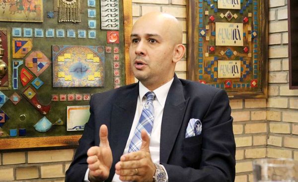 
بدون رفع تحریم، اقتصاد در باتلاق رکود و تورم فرو می‌رود