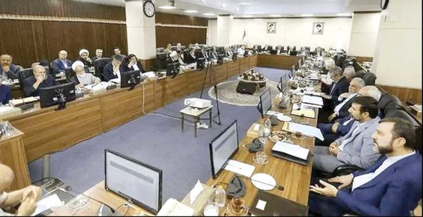 
موافقت مجمع تشخیص با پیوستن مشروط ایران به CFT