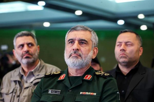 اعلام اسامی 7  فرمانده شهید 

همراه سردار حاجی‌زاده 