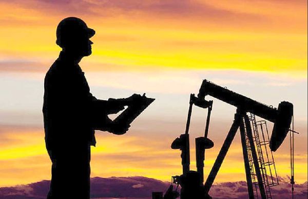 
رشد منفی ۱.۹ درصدی گریبان‌گیر بخش نفت اقتصاد ایران