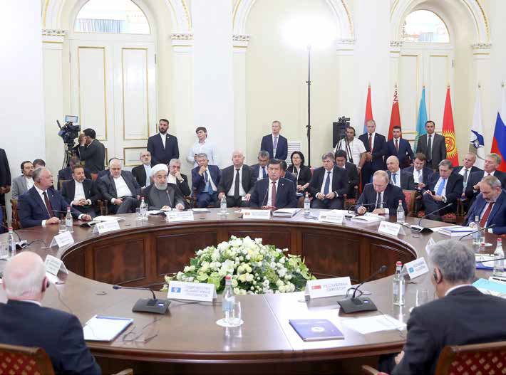 گردش به شرق و پیوند با اوراسیا