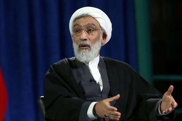 ما روحانیون در همه چیز دخالت میکنیم