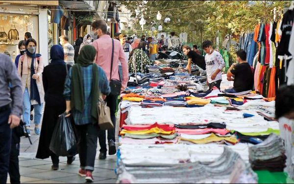 استخدام دستفروش 

با حقوق ماهانه ۳۰  میلیون تومان!