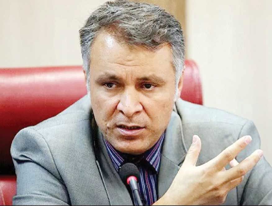 اصلاً پولی باقی مانده که صرف این نادانی‌ها کنید؟