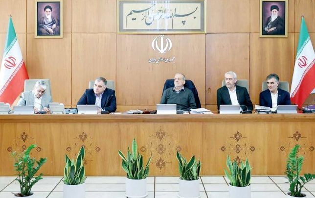 
تاکید پزشکیان بر تسریع در اجرای قرارداد توسعه میدان نفتی آزادگان