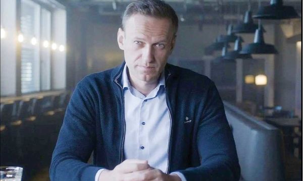 انگلیس: روسیه ناوالنی را با سم نادر در زندان به کام مرگ کشاند