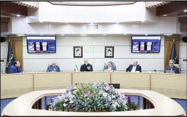 
جامعه پزشکی توانمندیِ خروج از چارچوب‌های سنتی را دارد