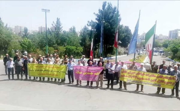 تجمع بازنشستگان مخابرات در چند شهر