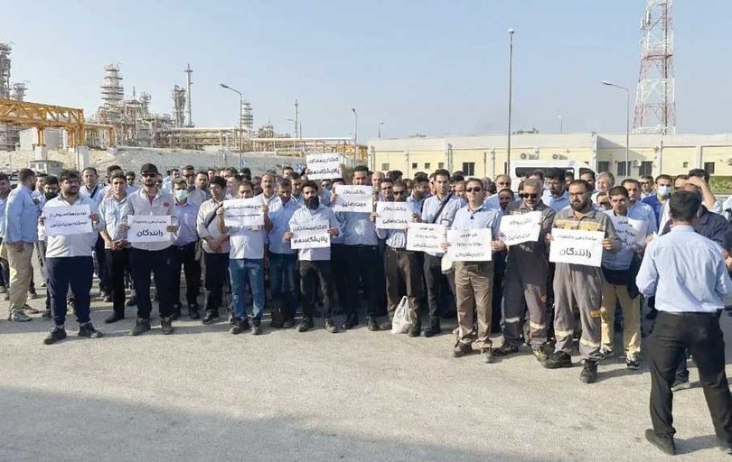 کارگران یک پالایشگاه عسلویه دست به اعتصاب زدند