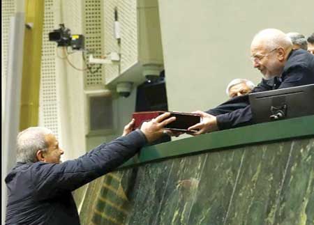 پزشکیان لایحه بودجه سال ۱۴۰۵ را 

تقدیم مجلس کرد