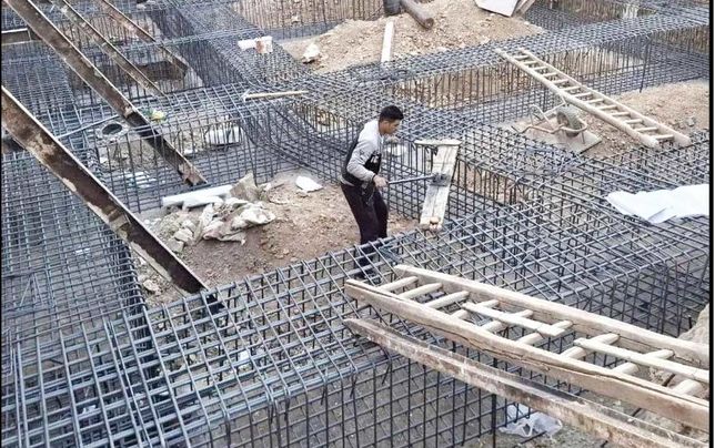 
کارگران ساختمانی، بیمه و امنیت شغلی می‌خواهند، نه وعده تکراری