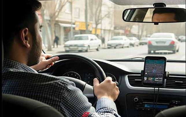 

بیمه اجباری رانندگان تاکسی اینترنتی وجاهت قانونی ندارد