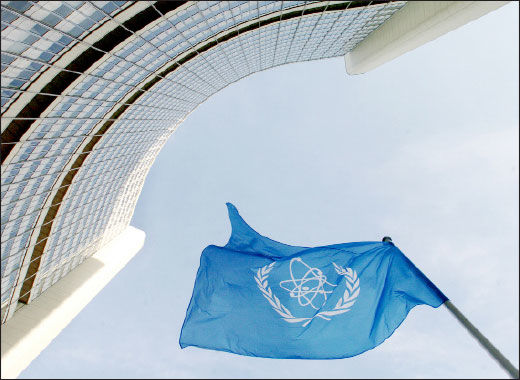 پای‌بند به تحدید و پای در بند تحریم