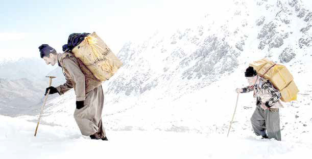 
کولبران؛‌ سردرگم میان قانون و حق زندگی 