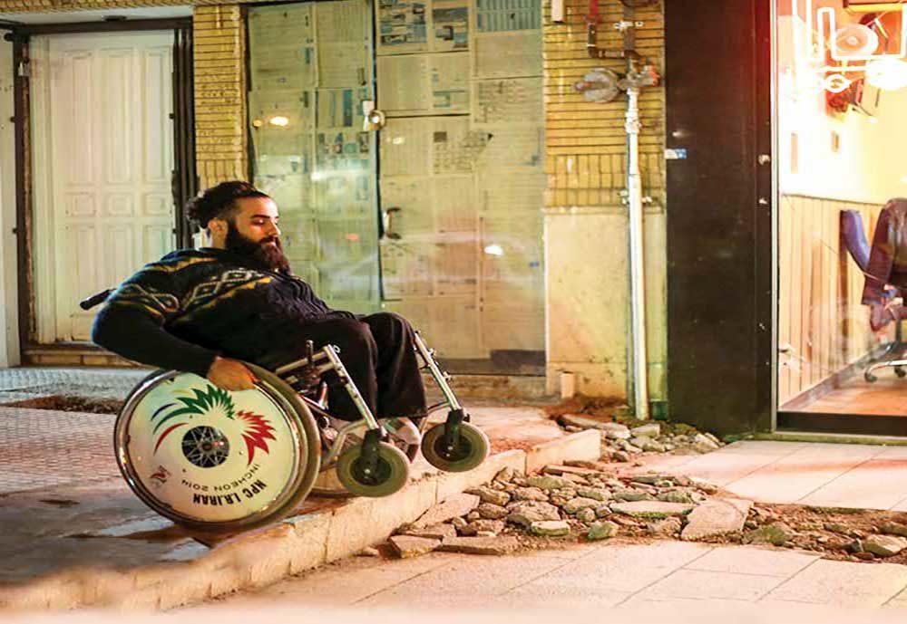 بی‌توجهی شهرداری‌ها به مناسب‌سازی، معلولان را خانه‌نشین کرده است