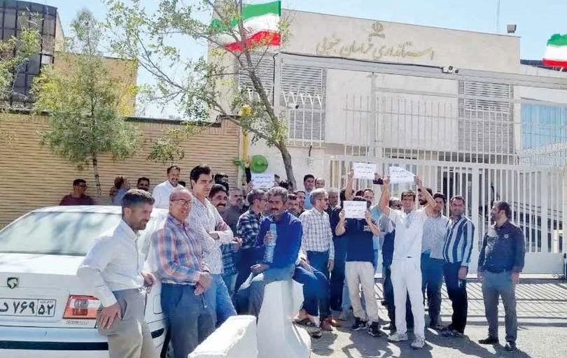 نانوایان مقابل استانداری 

خراسان جنوبی تجمع کردند