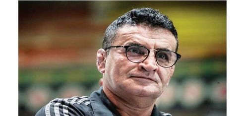 «بنا» برای قرارداد به آذربایجان رفت؛

آقای خاص دور از وطن