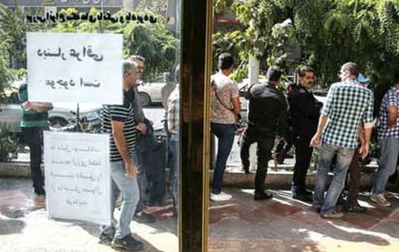 

تداوم اعتصاب بازاریان 

در اعتراض به گرانی‌ها