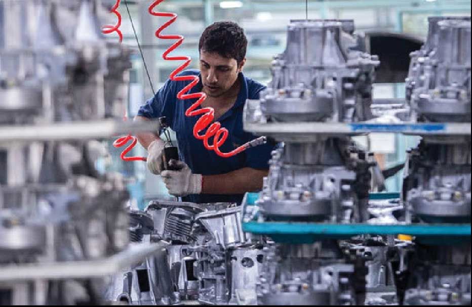 
مواد اولیه داخلی گران‌تر از نرخ جهانی به قطعه‌سازان فروخته می‌شود