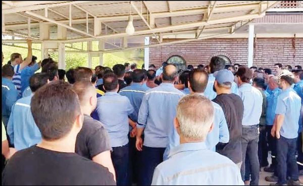 ادامه اعتراض کارگران گروه ملی فولاد