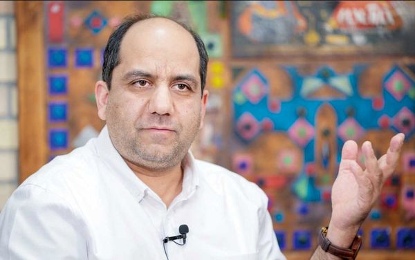 هفتهای یک استاد، دانشگاه شریف را ترک میکند