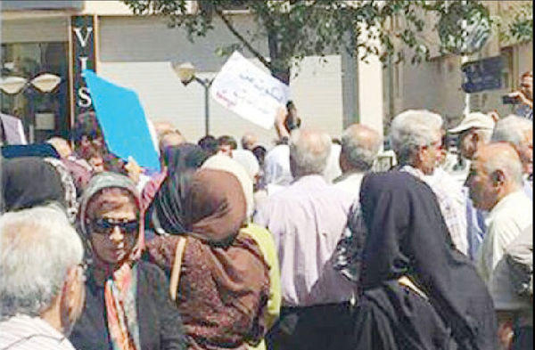 معلمان بازنشسته سال ۱۴۰۰ 

در شیراز تجمع کردند