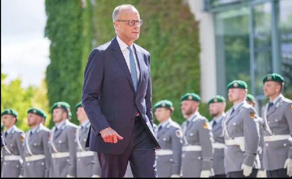 

آلمان برای کاهش وابستگی نظامی 

به چین و آمریکا ارتش تشکیل می‌دهد 