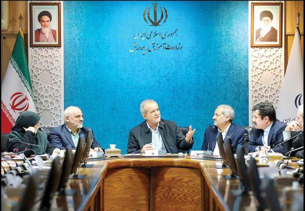 با زور نمیتوان در جامعه تغییر ایجاد کرد