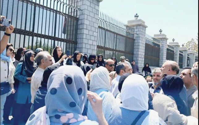 تجمع بازنشستگان فرهنگی 

مقابل سازمان برنامه و بودجه